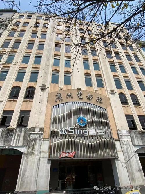 美女动漫免费av黄区的相关介绍