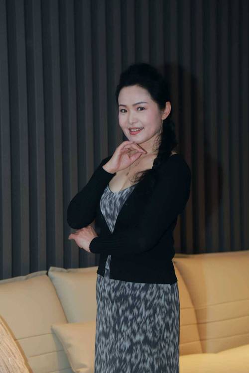 人妻高潮内射的相关介绍