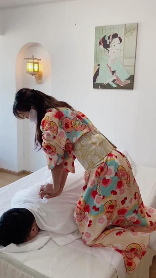 熟女少妇一二区的相关介绍