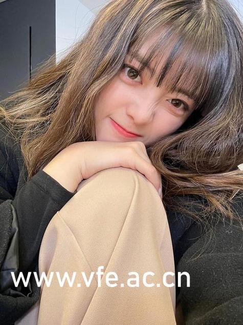大尺度大胸美女图片的相关介绍