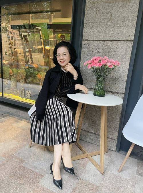 国产精品美女久久久网av的相关介绍