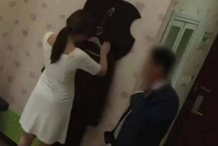 人妻少妇啪啪的相关介绍