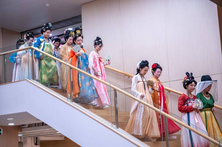 把女生操出白浆的相关介绍