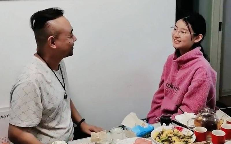 女性下体分泌偏黄粘稠物的相关介绍