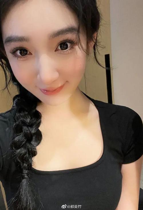 素人主妇搭讪中出正在播放的相关介绍