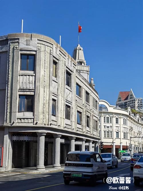 操 白丝美女的相关介绍