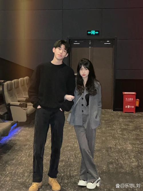人妻少妇情欲在线的相关介绍